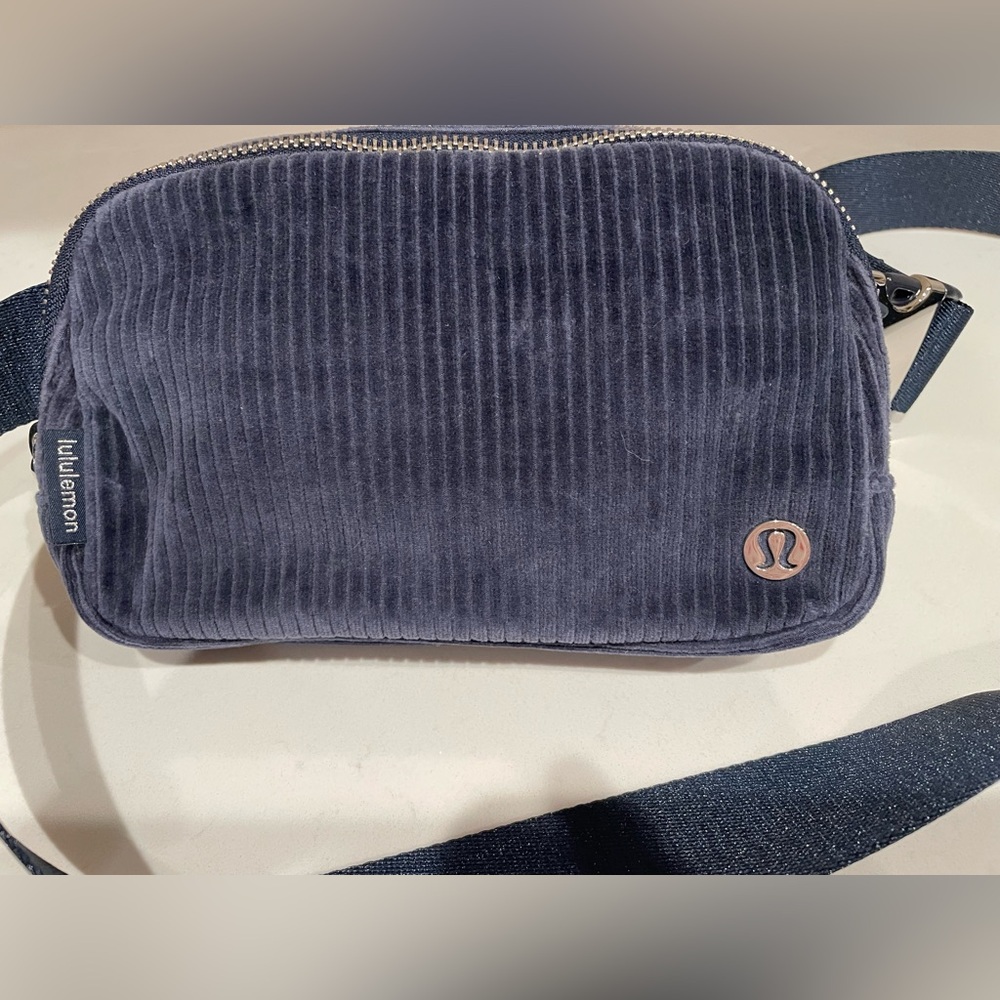 Lululemon Navy Blue Corduroy Everywhere Bag with Mesh Pocket